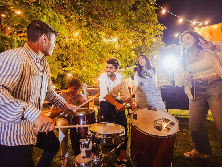 Músicos tocando en el Verbenazo del sábado